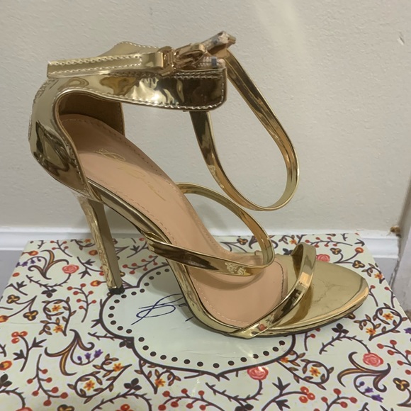 Open toe heels - Picture 3 of 3